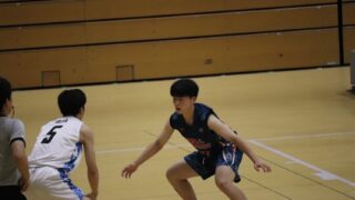 シュートを止めるには姿勢から！1on1で負けないディフェンス姿勢の作り方